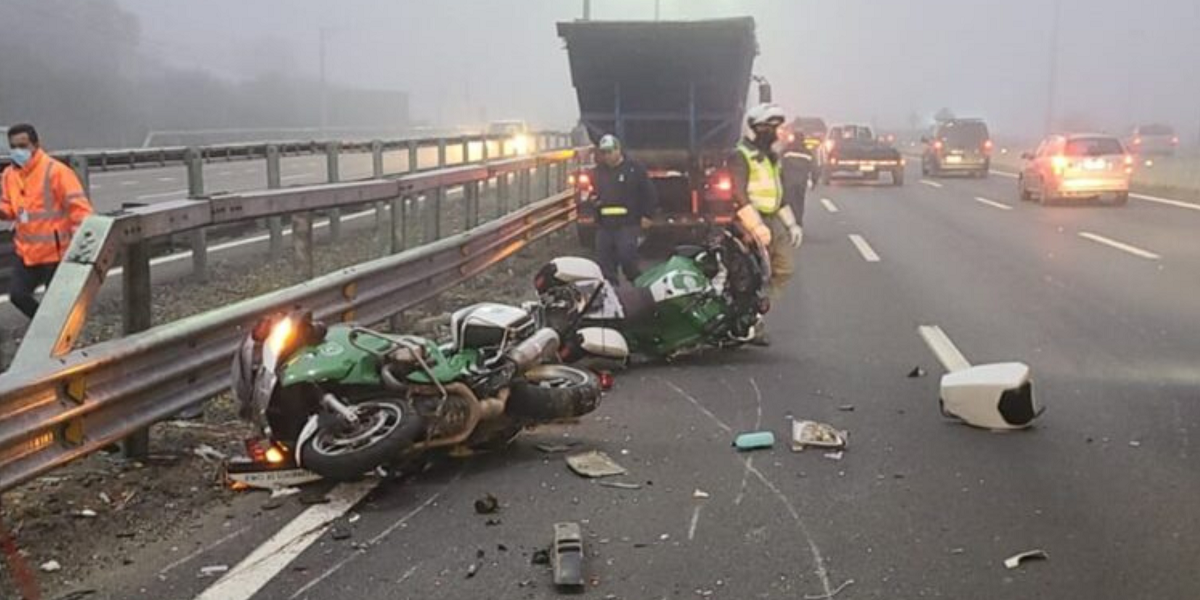 Chofer impactó a motos de Carabineros que protagonizaban procedimiento por grave accidente en Paine