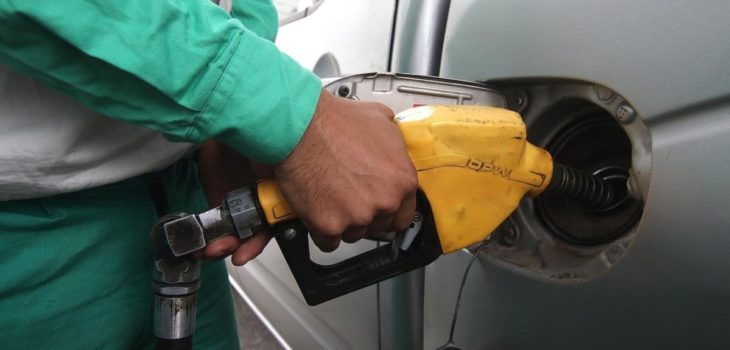 Aprueban proyecto que busca frenar alza de combustibles: ¿en cuánto quedará precio de la bencina?