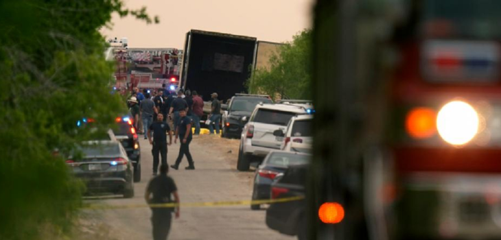 Una verdadera tragedia: así se descubrieron 50 cadáveres de migrantes dentro de un camión en Texas