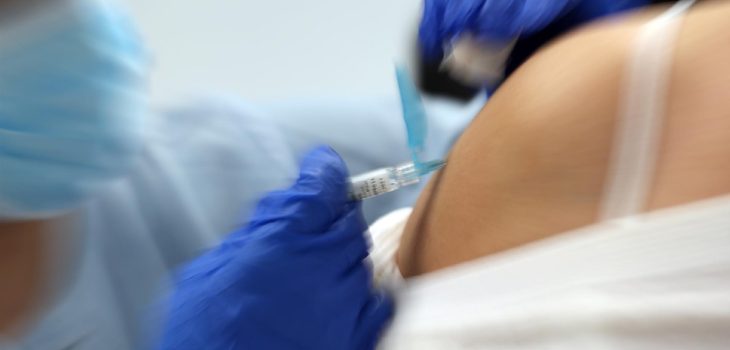 duración vacuna COVID test