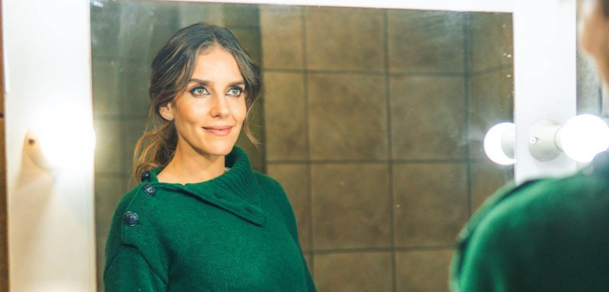 María Luisa Godoy deslumbró con elegante look en Talento Rojo: vestido dejó ver su abultada pancita