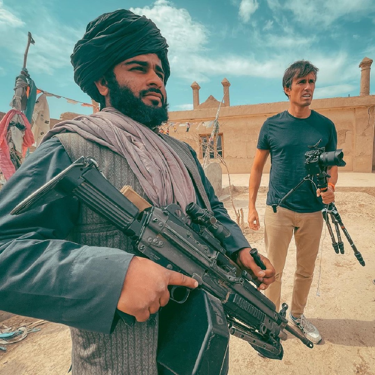 Roberto Cox pareja habla de sus viajes