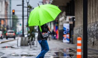 Habrá 'viento intenso' en 3 regiones: el reporte de la Dirección Meteorológica ante sistema frontal
