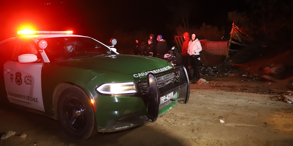 Hallan dos cadáveres al interior de un vehículo en Los Ángeles: ambos presentan impactos de bala
