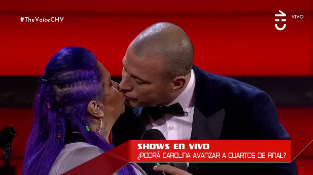Concursante de The Voice y Julián Elfenbein protagonizaron romántico momento en pantalla