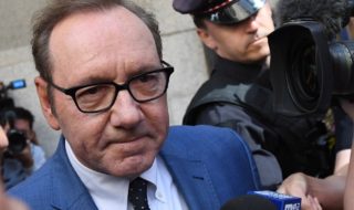 El actor estadounidense Kevin Spacey llega a los tribunales de Londres