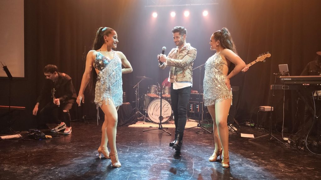 Miguel Garcés sorprendió en concierto tras compartir escenario con su hija Fernanda