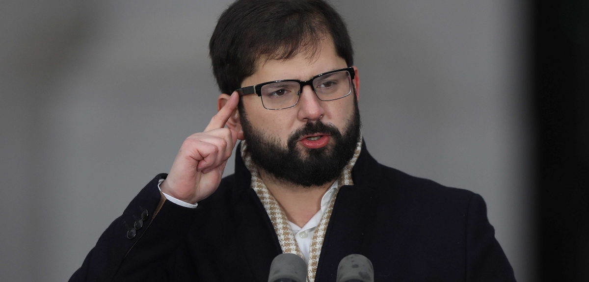 Presidente Boric respondió a críticas de Piñera: 