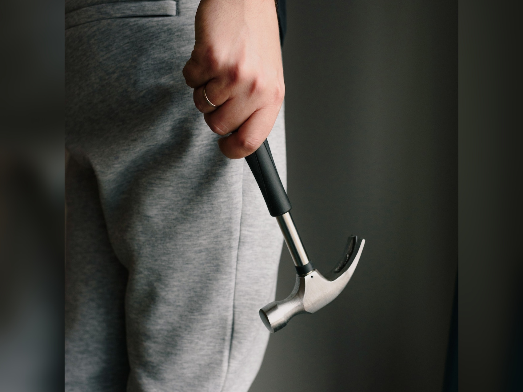 Hombre agredió con un martillo a su madre y hermana en Arica: una de ellas está en riesgo vital