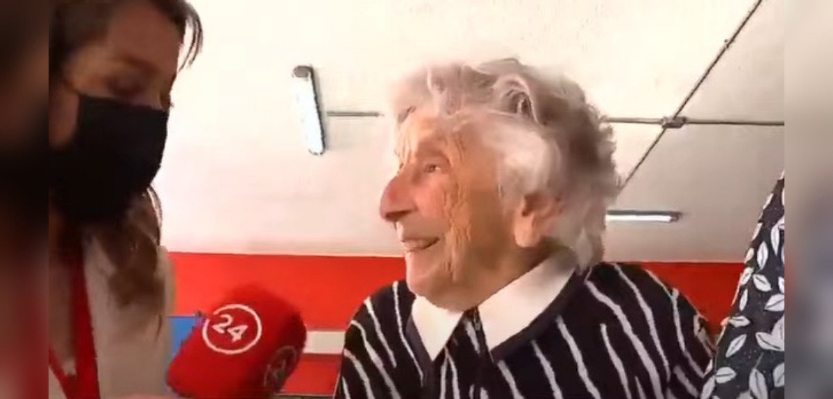 La historia de mujer de 104 años que llegó a sufragar a Ñuñoa: luchó por el voto femenino en Chile