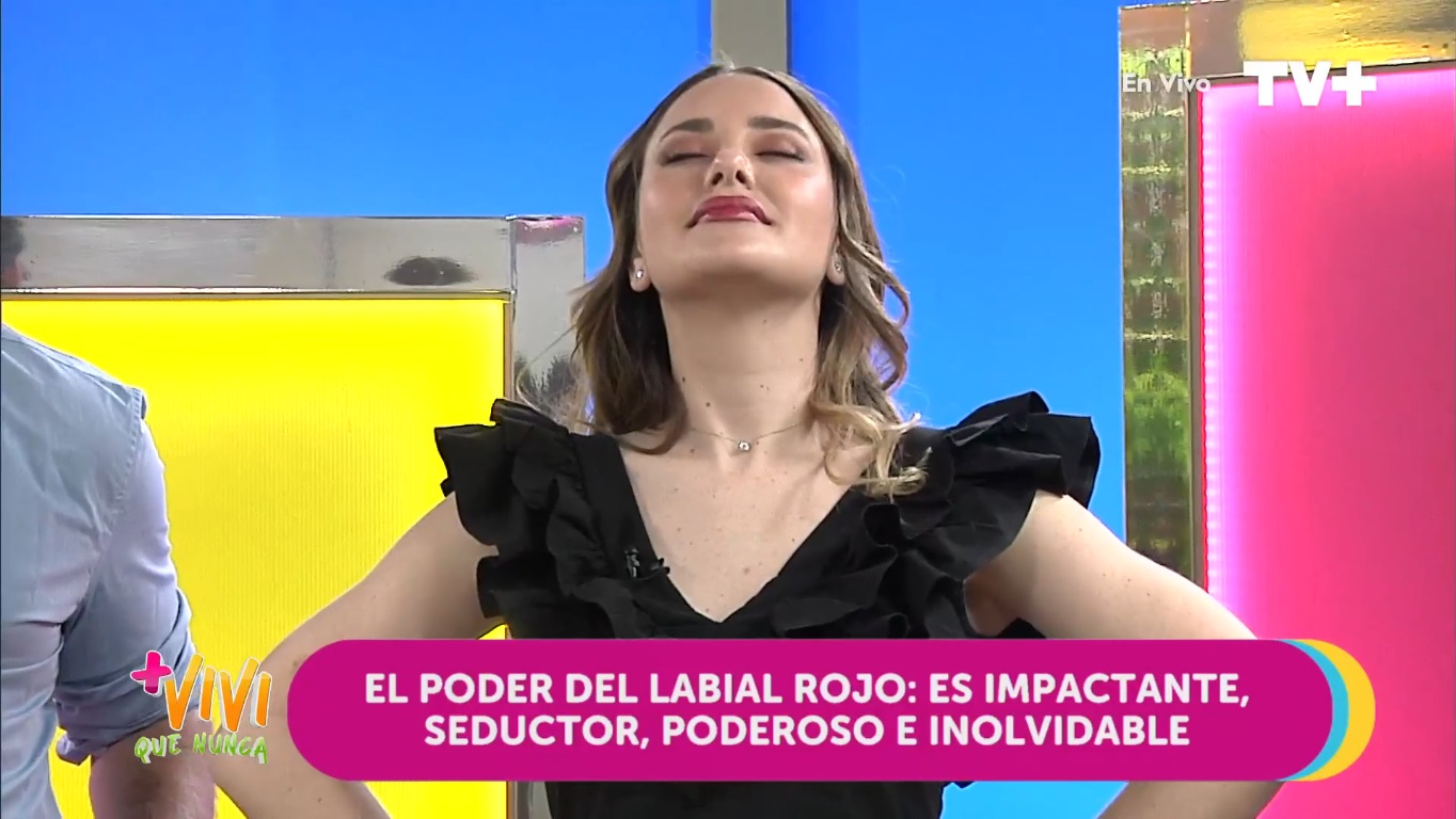 Daniela Nicolás pose del poder