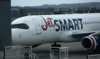 Empresa JetSmart cancela vuelo Concepción-Santiago.