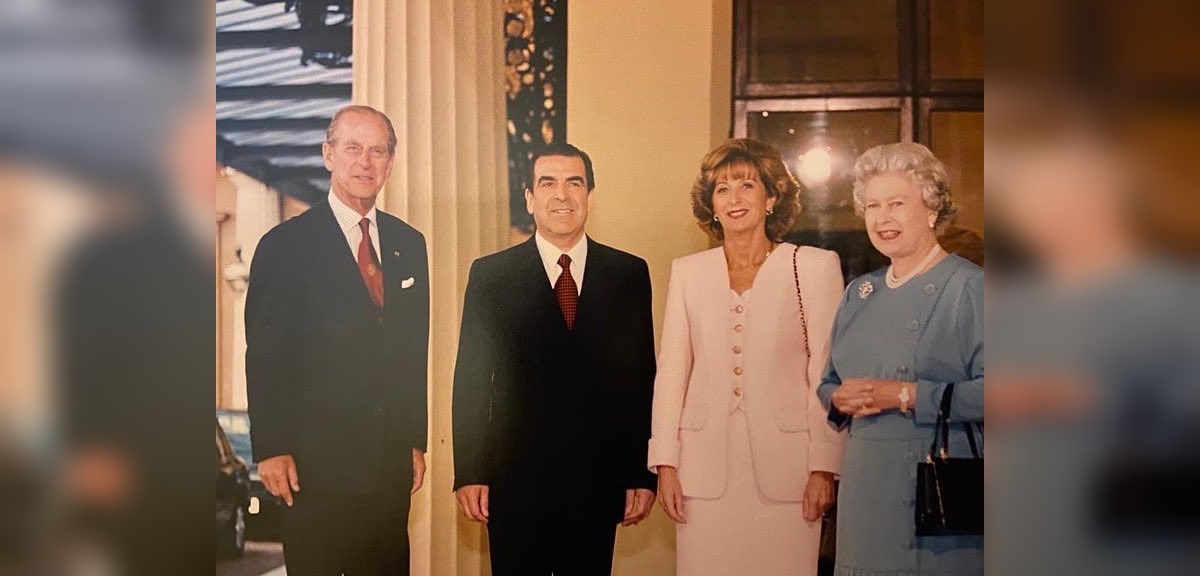 Martita Larraechea respondió a críticas tras compartir fotos con reina Isabel: 