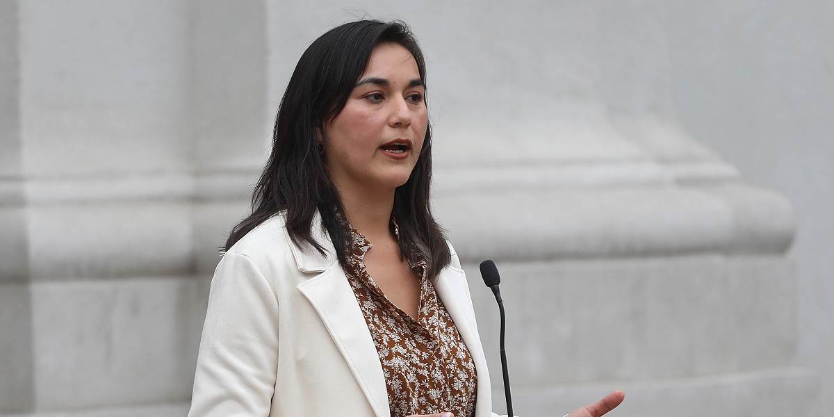 Contraloría se manifestó tras acusación de ministra Siches sobre vuelo con migrantes expulsados