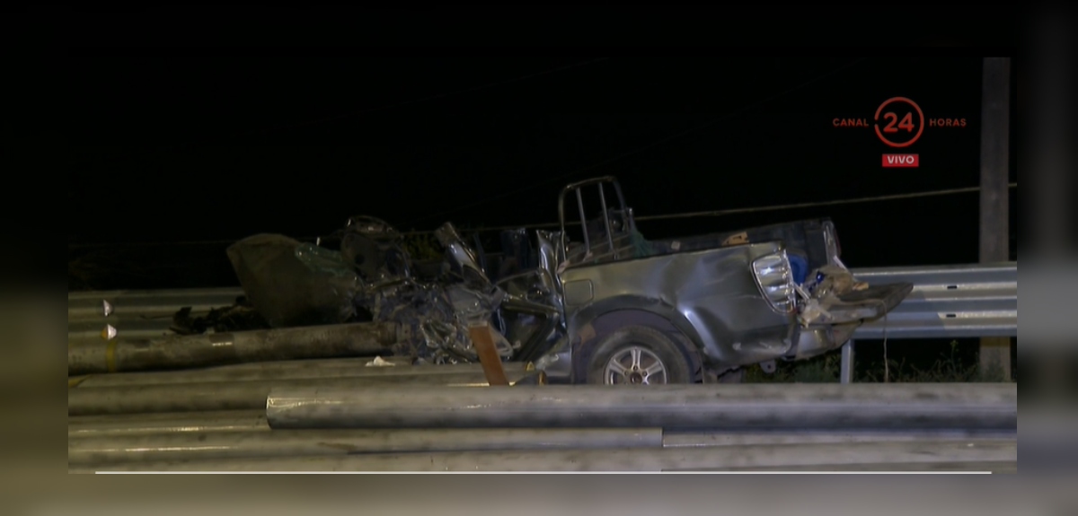 Conductora murió aplastada por carga de camión en Lampa: le cayeron 50 tubos de acero