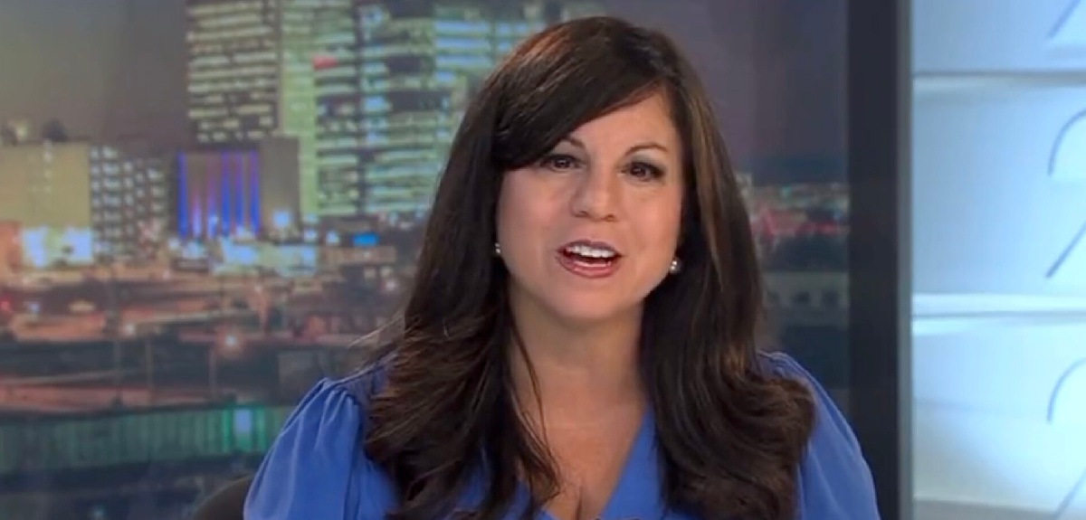 Periodista sufrió un derrame cerebral en pleno noticiero: "Lo siento, algo me está pasando"