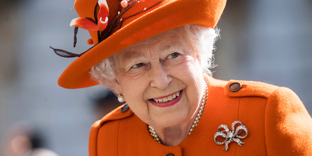 La historia de la monarca que no estaba llamada a reinar: así fue la vida de Isabel II