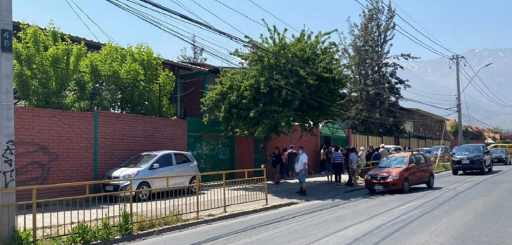 Explosión de bomba de ruido dejó 13 heridos en colegio de Peñalolén