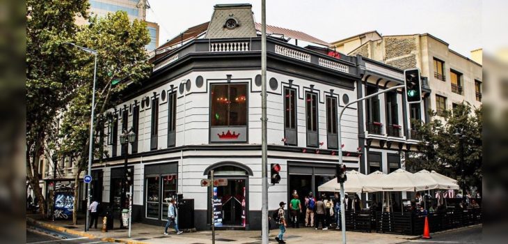 Multa a pub de Santiago que borró grafitis de su fachada causó polémica: concejala explicó motivo