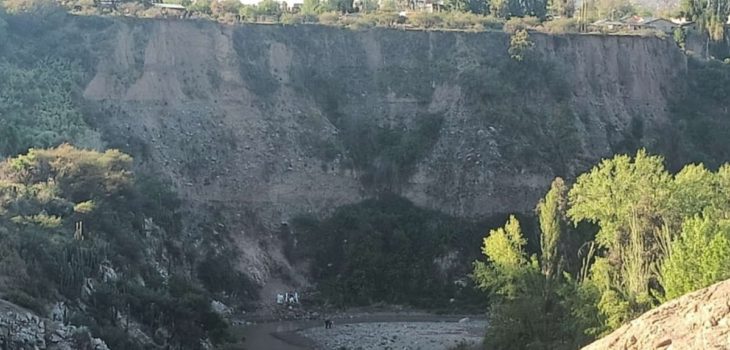 Mujer falleció tras caer al río Maipo desde 60 metros de altura: presunta pareja fue detenida