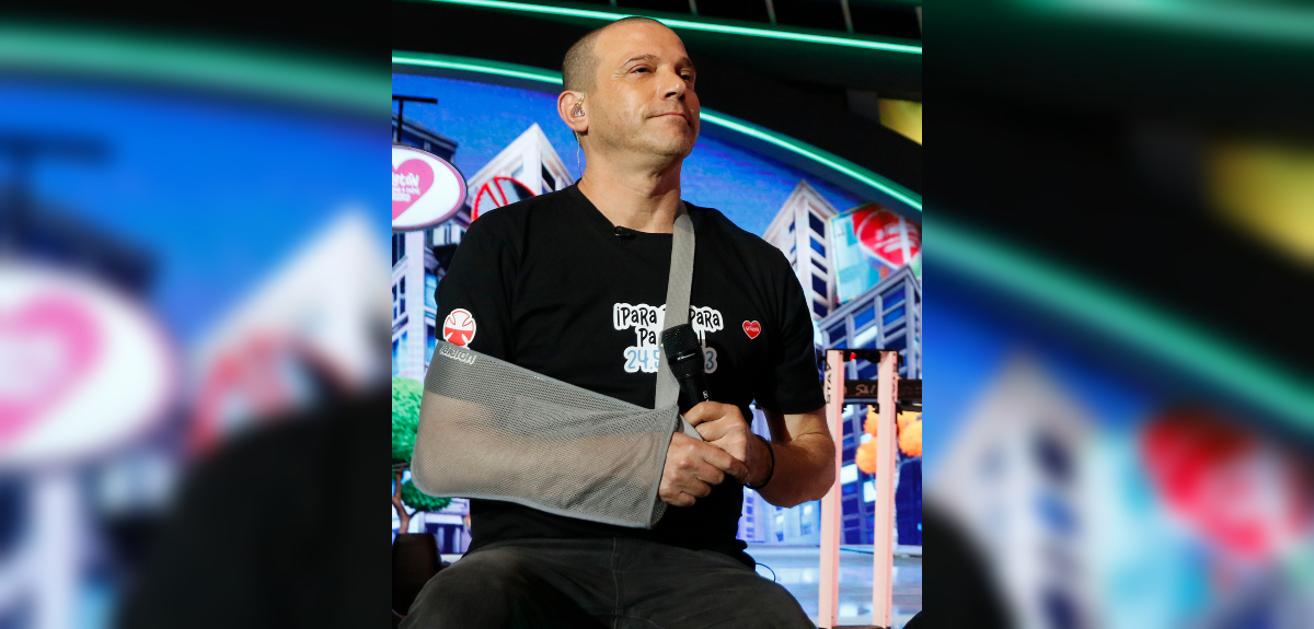 ¿Por qué Julián Elfenbein estuvo siempre con un cabestrillo durante la Teletón?