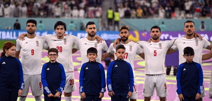 Revelan que Irán amenazó a familiares de jugadores de su selección por protestas en Qatar 2022