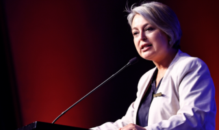 Ministra Jara derribó 'fake news' sobre la reforma previsional.