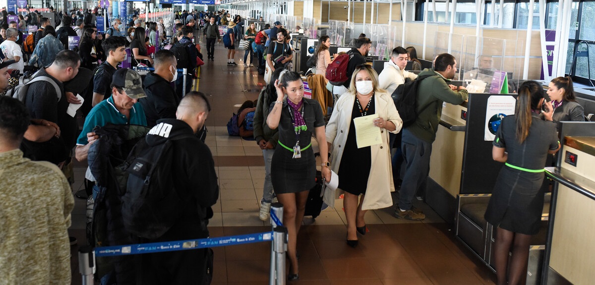 Gobierno alerta sobre viajes a Perú: recomienda postergar visitas por protestas