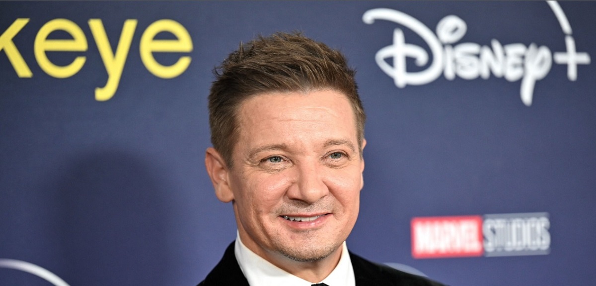 Jeremy Renner sufrió traumatismo torácico: los detalles del accidente que dejó grave al actor