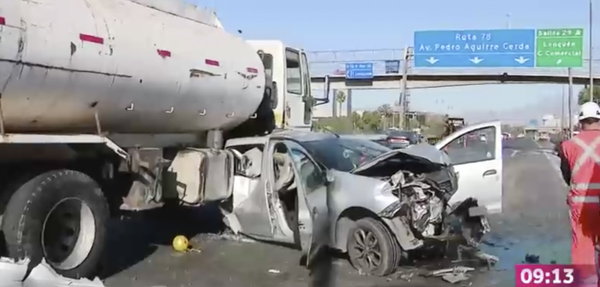 Auto destruído tras accidente que involucró 3 niños