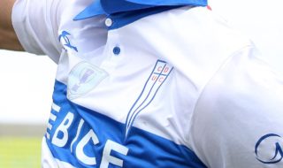 Camiseta Universidad Católica