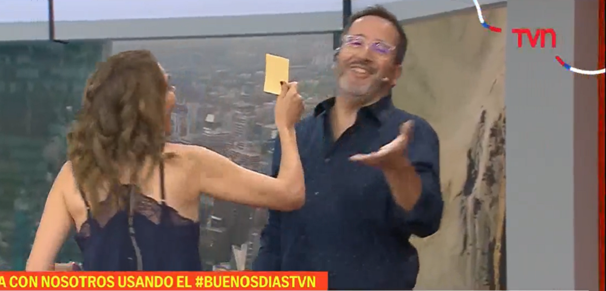 Eduardo Fuentes lanzó broma en Buenos días a todos y recibió reto de María Luisa: "Tarjeta amarilla"