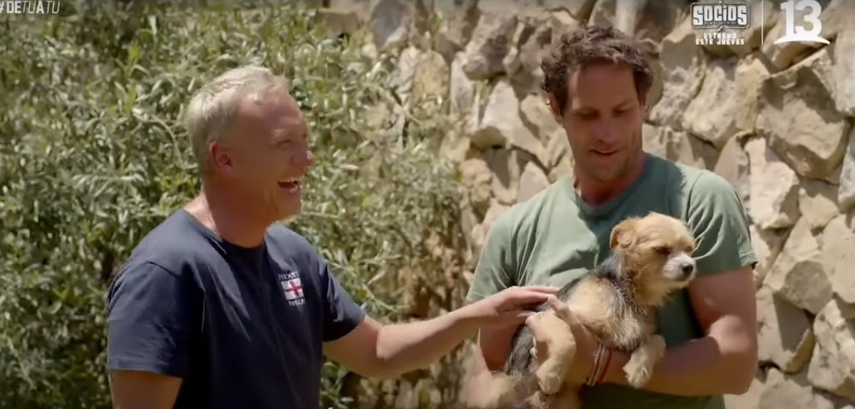 Gonzalo Valenzuela sacó carcajadas con particular nombre de uno de sus perros: 