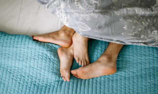 Hombre en Indonesia se fracturó el pene tras realizar la posición “más peligrosa del mundo”