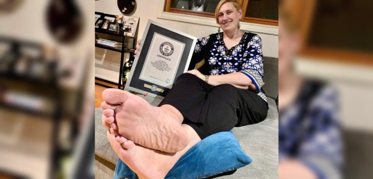 mujer con los pies más grandes del mundo