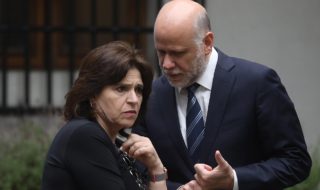 Gobierno anuncia renuncia de la ministra Ana Lya Uriarte: asumirá Álvaro Elizalde Soto