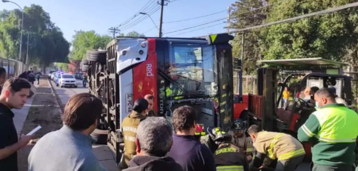 Dos personas sufrieron amputaciones tras accidente de bus en Quilicura: acusan distracción