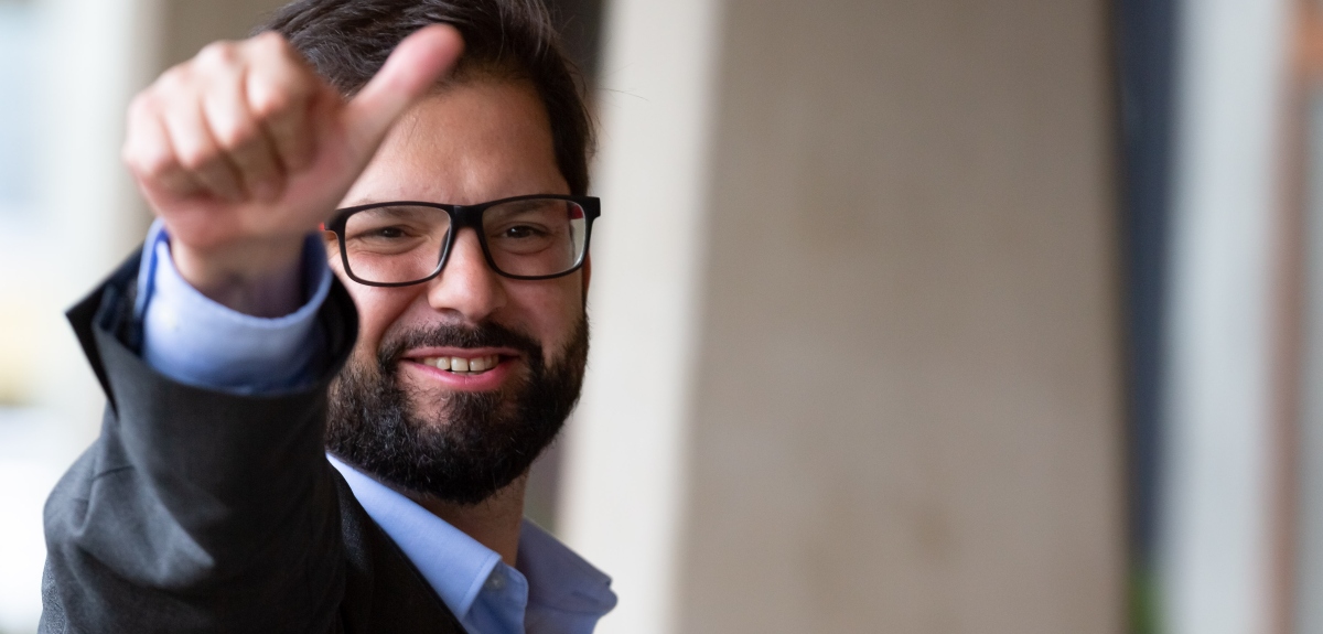 Cadem: aprobación de presidente Boric registró leve alza y desaprobación bajó tres puntos