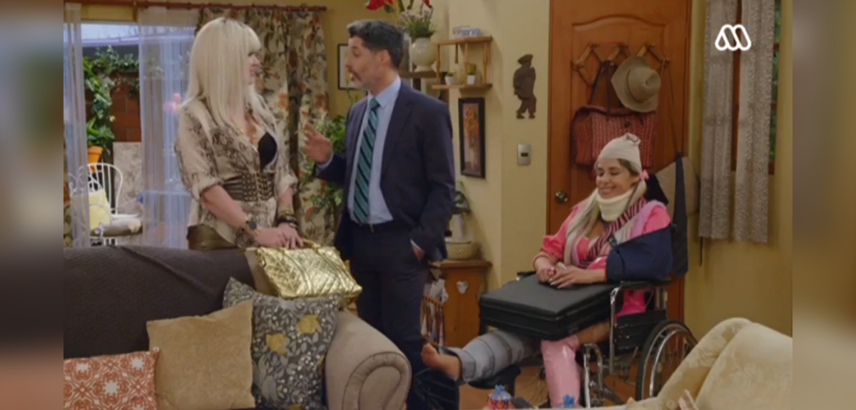 ¿Guiño a Kenita Larraín? Las hilarantes reacciones que dejó nuevo capítulo de 'Casado con hijos'