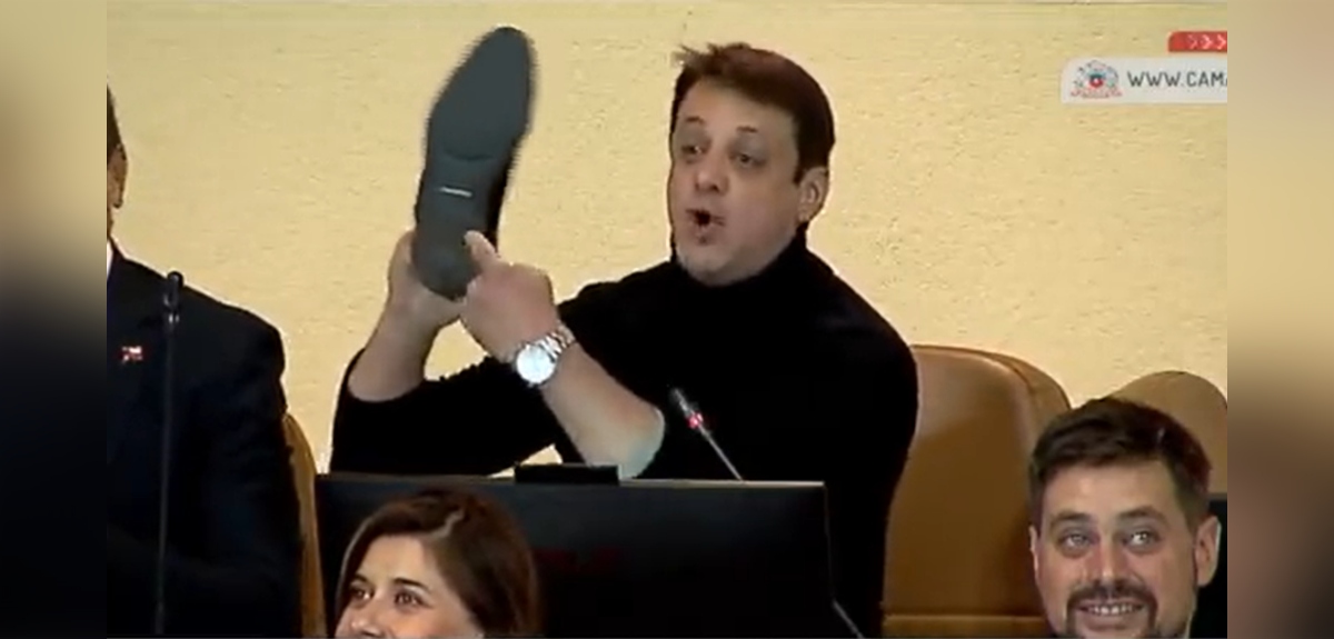 “¡La suela marcada en el cu...!