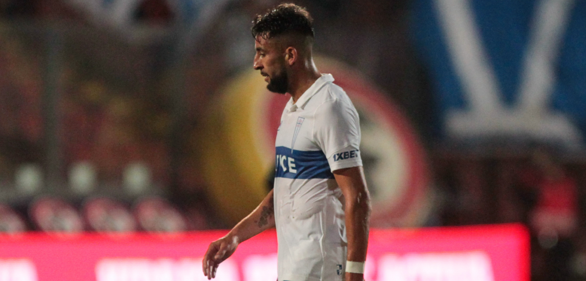 Universidad Católica anunció la salida de Mauricio Isla.