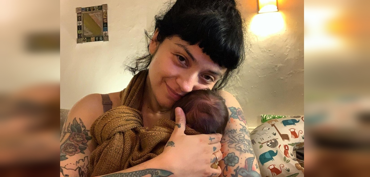 Mon Laferte mostró por primera vez el rostro de su hijo: subió tiernas fotos por el Día de la Madre