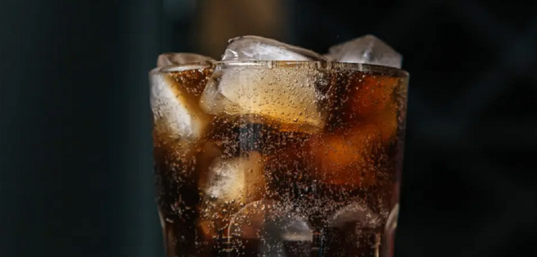 OMS estudia considerar potencialmente cancerígeno edulcorante aspartamo: está en populares bebidas