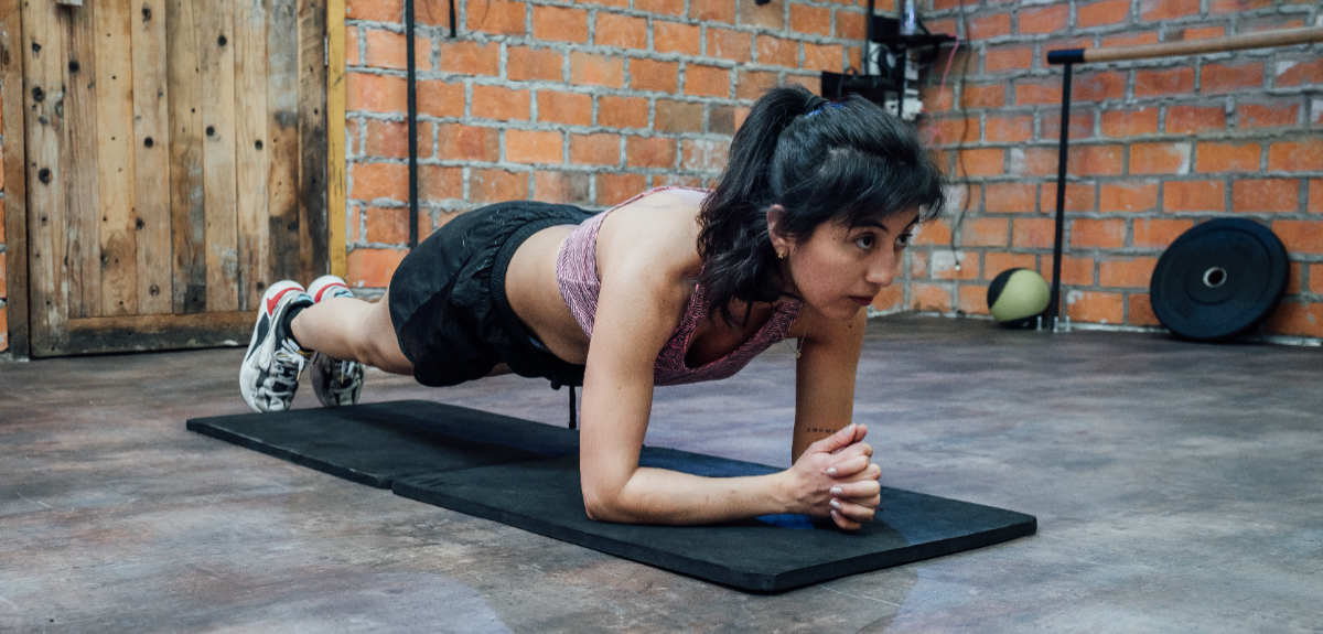 Solo necesitas 5 minutos: los tres ejercicios con los que puedes quemar 100 calorías