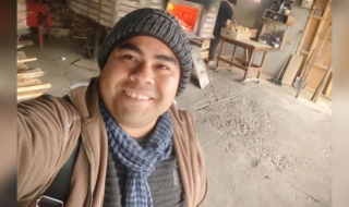 Recluta Álvarez se reinventa en nuevo trabajo tras meses cesante.