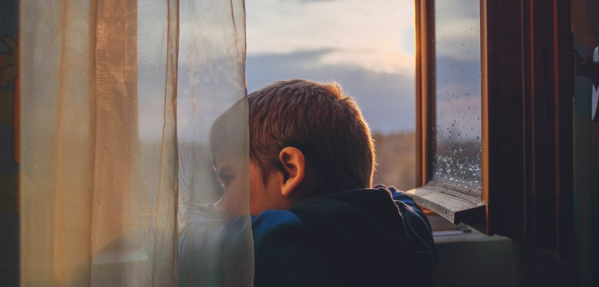 Sentencian a 5 años de cárcel a hombre de Punta Arenas por abusar de su hijastro: usaba juegos