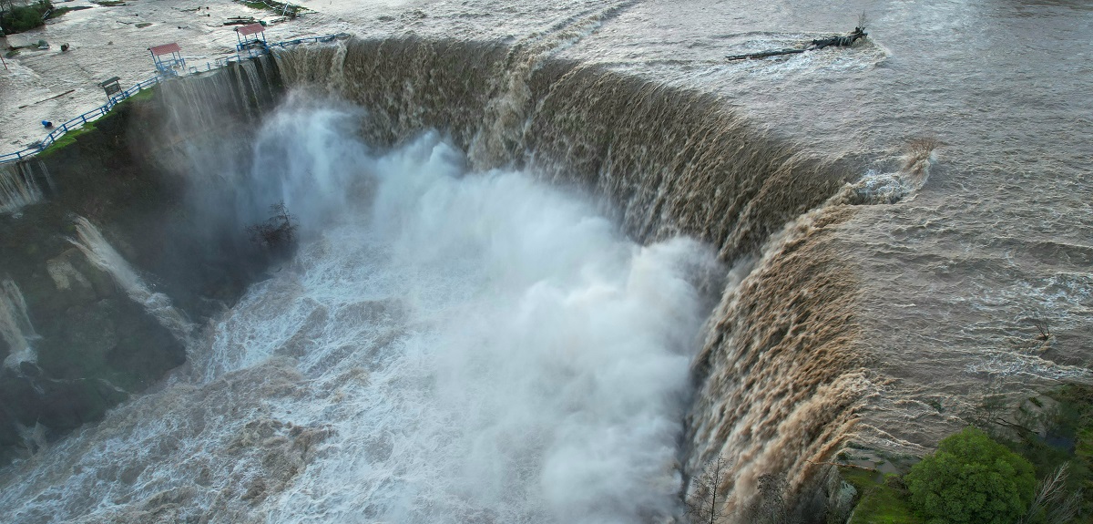 Reportan rotura de gasoducto que atraviesa el río Laja: llaman a evacuar sector de Santa Melania