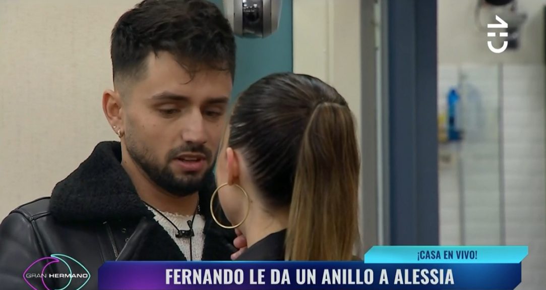 Fernando le regaló anillo a Alessia en Gran Hermano