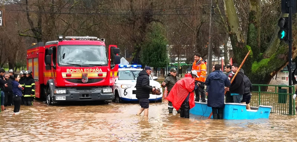 El peor temporal de los últimos años: ¿hasta cuándo lloverá en Santiago y cuánta agua caerá?