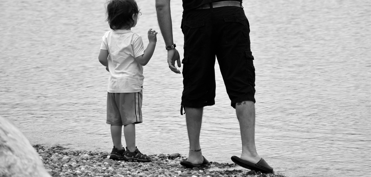 Hombre demandó a mujer al darse cuenta de que no era el padre biológico de su hijo de 19 años